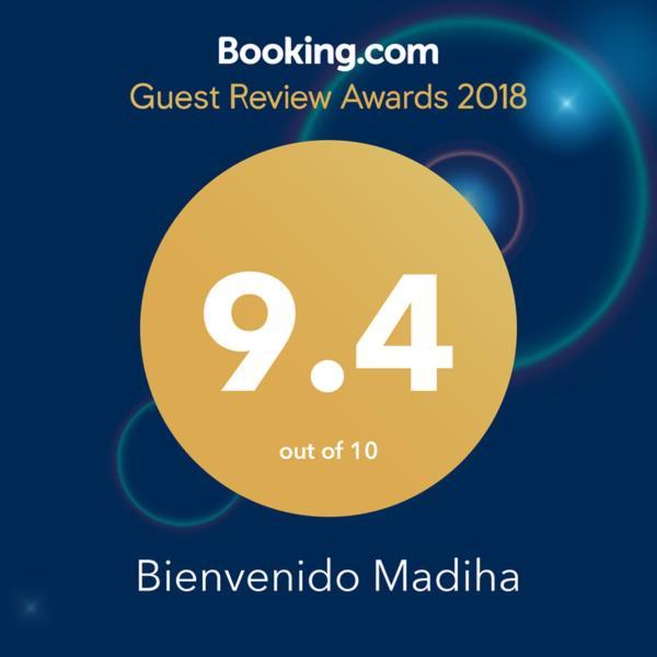 ホテル Bienvenido Madiha Polhena エクステリア 写真
